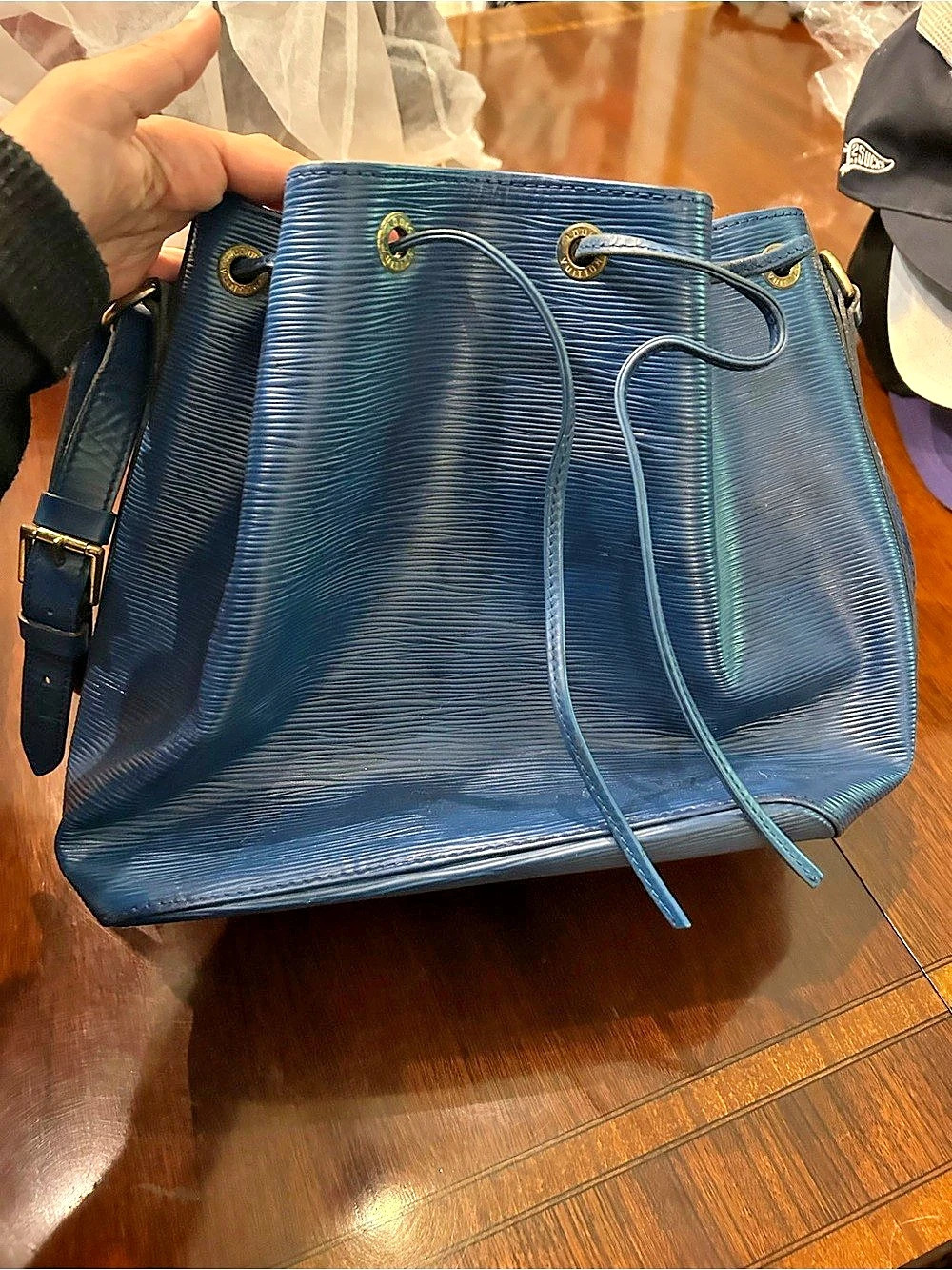 Louis Vuitton Epi Noé GM Shoulder Bag Blue